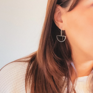 Medium Minima Half Moon Earrings